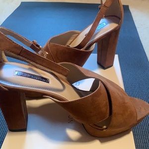 BCBG 70’s INSPIRED PLATFORM